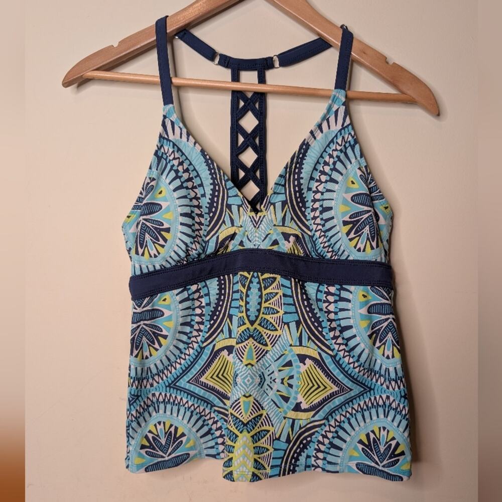 Title Nine Athletic Tank Top Blue Geometric Print Built In Bra Strappy Back M